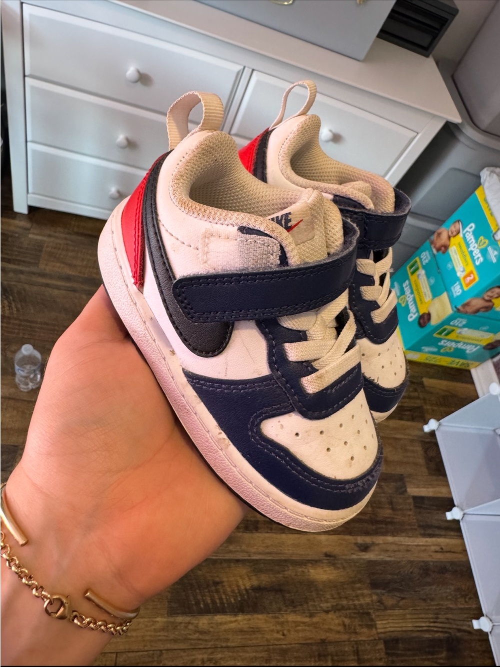 Nike Toddler Navy, White & Red Low-Top Sneakers - Velcro Size 6C